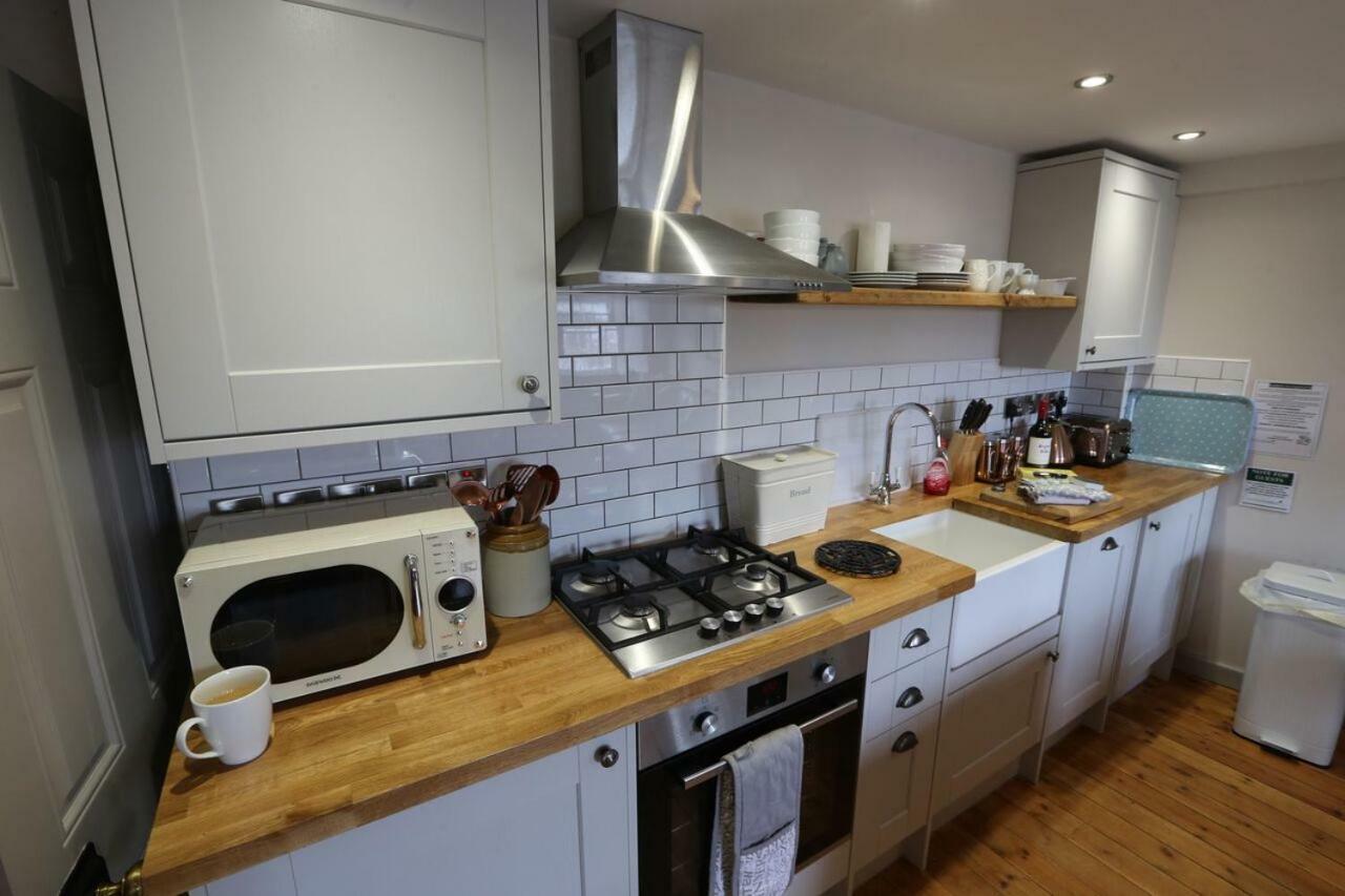 Monmouth House Apartments, Lyme Regis Old Town, Dog Friendly, Parking Екстериор снимка